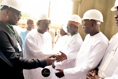 (Image) :Le directeur général de la SN HLM, Coordonnateur de la coalition benno bokk yakaar et de Tivaouane et de l'APR, Président de TBF (Tivaouane Ba Faaw) Mamadou Diagne SY MBENGUE avec Monsieur le Président de la République Macky SALL à Tivaouane