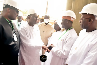 (Image) :Le directeur général de la SN HLM, Coordonnateur de la coalition benno bokk yakaar et de Tivaouane et de l'APR, Président de TBF (Tivaouane Ba Faaw) Mamadou Diagne SY MBENGUE avec Monsieur le Président de la République Macky SALL à Tivaouane
