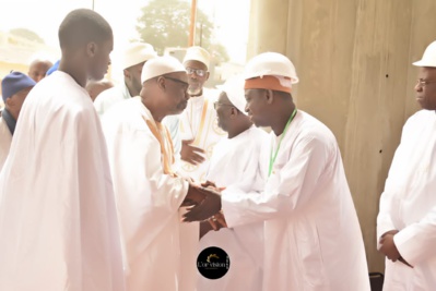(Image) :Le directeur général de la SN HLM, Coordonnateur de la coalition benno bokk yakaar et de Tivaouane et de l'APR, Président de TBF (Tivaouane Ba Faaw) Mamadou Diagne SY MBENGUE avec Monsieur le Président de la République Macky SALL à Tivaouane
