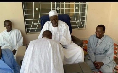 Reçu par Serigne Cheikh, le khalide de Serigne Saliou Mbacké : Ousmane Sonko s'est rendu à Khelcom Reçu par Serigne Cheikh, le khalide de Serigne Saliou Mbacké : Ousmane Sonko s'est rendu à Khelcom