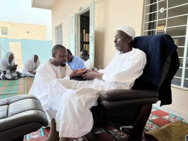 La réaction de l'opposant Ousmane Sonko après ses rencontres avec Serigne Cheikh Saliou Mbacké et Serigne Ahmadou Makhtar Mbacké, Khalif de Darou Khoudoss La réaction de l'opposant Ousmane Sonko après ses rencontres avec Serigne Cheikh Saliou Mbacké et Serigne Ahmadou Makhtar Mbacké, Khalif de Darou Khoudoss