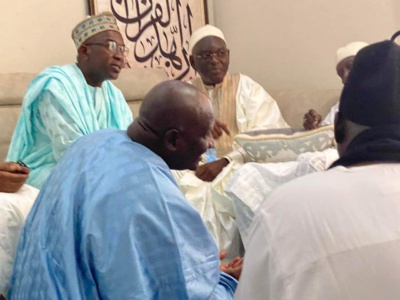 Les images du Zaïre de la coalition Wallu Sénégal chez le Khalife Général des Tidjanes Serigne Babacar Mbaye Sy Mansour à Tivaouane. Les images du Zaïre de la coalition Wallu Sénégal chez le Khalife Général des Tidjanes Serigne Babacar Mbaye Sy Mansour à Tivaouane.