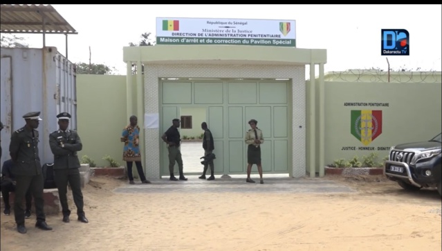 Rebeuss : Transféré à Dantec pour maladie, un détenu en profite pour s'évader… Rebeuss : Transféré à Dantec pour maladie, un détenu en profite pour s'évader…