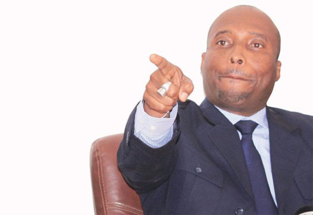 Barthélémy Dias démarre les hostilités : "Un 3e mandat de Macky Sall, ce sera des pertes en vie humaine" Barthélémy Dias démarre les hostilités : "Un 3e mandat de Macky Sall, ce sera des pertes en vie humaine"