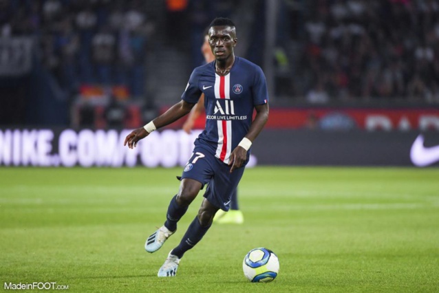 ​GUEYE PAS PRESSE DE QUITTER PARIS...