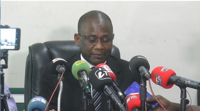 Mort de François Mancabou : « le suspect cognait violemment le mur et les grilles de la cellule de détention…une autopsie a été ordonnée par le ministère public » Procureur Mort de François Mancabou : « le suspect cognait violemment le mur et les grilles de la cellule de détention…une autopsie a été ordonnée par le ministère public » Procureur