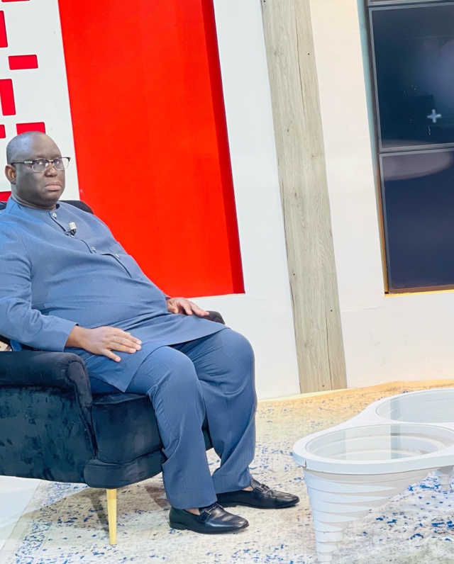 Aliou Sall sur TFM – Le frère de Macky fustige le discours " ethniciste" de Sonko et analyse sa défaite à Guédiawaye Aliou Sall sur TFM – Le frère de Macky fustige le discours " ethniciste" de Sonko et analyse sa défaite à Guédiawaye