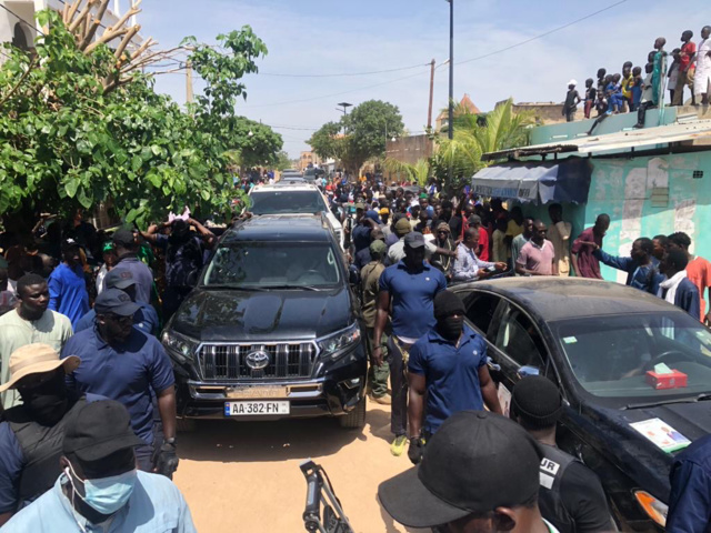 Médina Baye / Collision entre le convoi de Yewwi Askan Wi et celui de Benno Bokk Yakaar : Plusieurs blessés enregistrés. Médina Baye / Collision entre le convoi de Yewwi Askan Wi et celui de Benno Bokk Yakaar : Plusieurs blessés enregistrés.