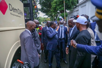 Dakar Dem Dikk : Macky Sall réceptionne un lot de 33 bus Dakar Dem Dikk : Macky Sall réceptionne un lot de 33 bus