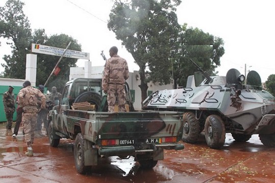 Bamako / Attaque terroriste déjouée : 1 mort côté FAMa, 07 assaillants neutralisés, 08 interpellés, du matériel récupéré. Bamako / Attaque terroriste déjouée : 1 mort côté FAMa, 07 assaillants neutralisés, 08 interpellés, du matériel récupéré.