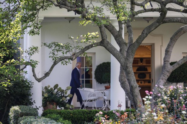 "Je vais très bien", dit Biden, positif au Covid à 79 ans