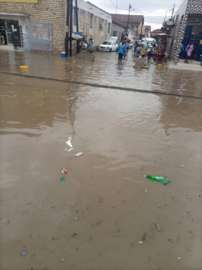 Fortes pluies sur Rufisque : la vieille sous les eaux (Images) Fortes pluies sur Rufisque : la vieille sous les eaux (Images)