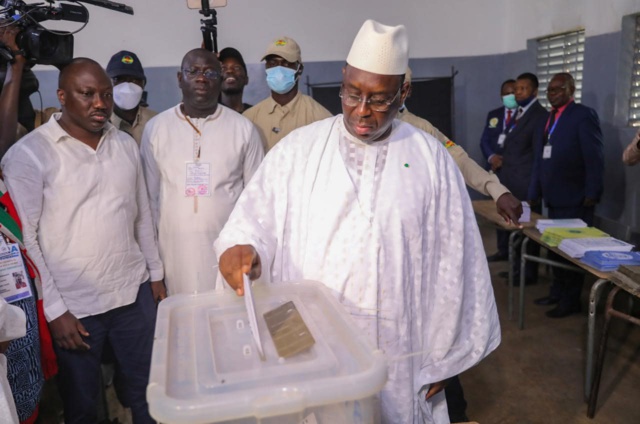 Le Président Macky SALL a voté ce matin à Fatick