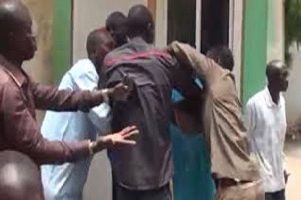 PODOR- Des échauffourées perturbent le vote à Galoya...Plusieurs blessés... PODOR- Des échauffourées perturbent le vote à Galoya...Plusieurs blessés...