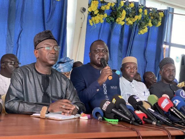 HCCT : L’Inter coalition Wallu-Yewwi décide de ne pas participer aux élections et compte proposer une loi pour sa suppression… HCCT : L’Inter coalition Wallu-Yewwi décide de ne pas participer aux élections et compte proposer une loi pour sa suppression…