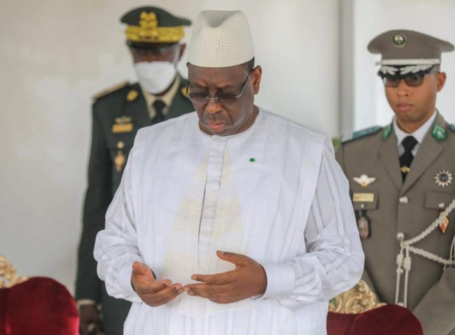 Visite de travail et d'amitié au Mali : Macky Sall se recueille au mausolée d'IBK  Visite de travail et d'amitié au Mali : Macky Sall se recueille au mausolée d'IBK