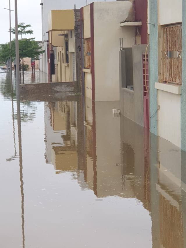 Fortes pluies à Rufisque : Les villas de la Sicap Belleville de Sangalkam, inondées.