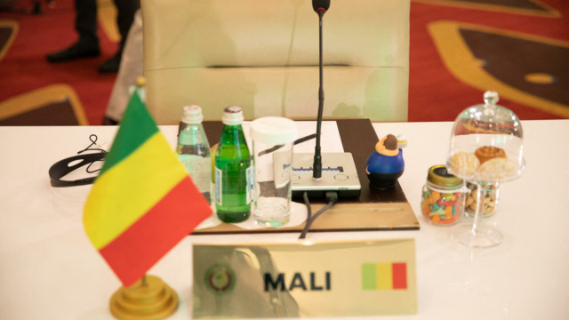 Au Mali, le colonel Abdoulaye Maïga devient Premier ministre par intérim Au Mali, le colonel Abdoulaye Maïga devient Premier ministre par intérim