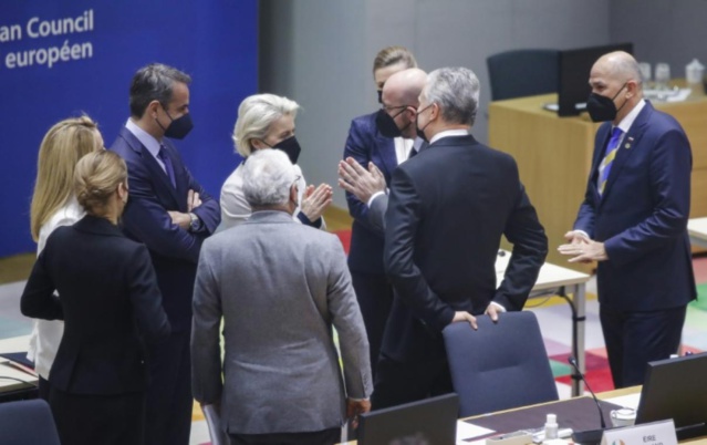 A Kyiv entouré de pays alliés, Zelensky rêve de reprendre la Crimée annexée