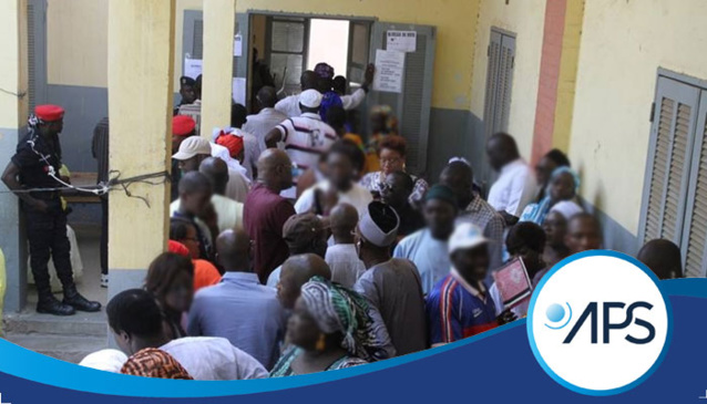 ELECTION DES MEMBRES DU HCCT : AFFLUENCE DEVANT LES BUREAU DE VOTE À PODOR ELECTION DES MEMBRES DU HCCT : AFFLUENCE DEVANT LES BUREAU DE VOTE À PODOR
