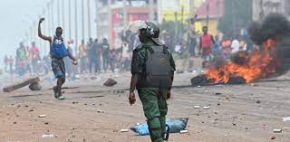 Guinée : 10 policiers blessés lors des manifestations du FNDC Guinée : 10 policiers blessés lors des manifestations du FNDC