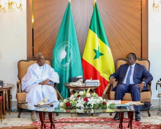 Le Pr Abdoulaye Bathily reçu par le Président Macky Sall Le Pr Abdoulaye Bathily reçu par le Président Macky Sall