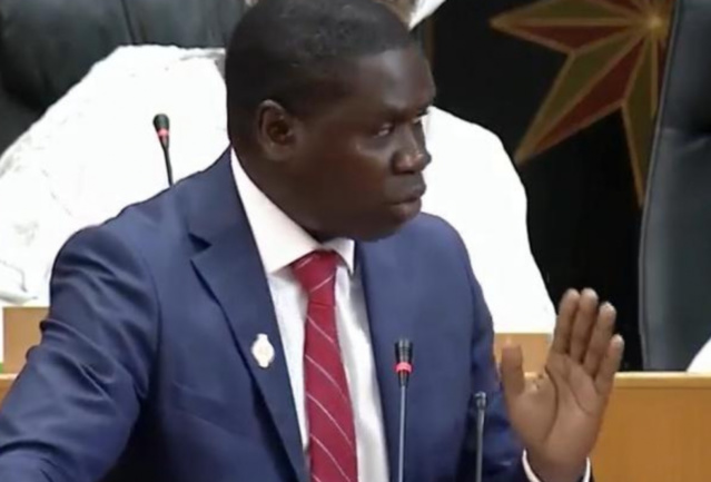 Oumar Youm, président du groupe parlementaire de BBY : «Nous ne voterons aucune loi légalisant l’homosexualité» Oumar Youm, président du groupe parlementaire de BBY : «Nous ne voterons aucune loi légalisant l’homosexualité»