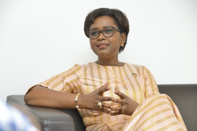 Oulimata Sarr, la nouvelle ministre de l’économie, du plan et de la coopération confie ses premiers mots à Dakaractu : « J’ai accepté de servir loyalement mon pays…Je démissionne des Nations Unies parce que c’est la patrie qui a appelé ! » Oulimata Sarr, la nouvelle ministre de l’économie, du plan et de la coopération confie ses premiers mots à Dakaractu : « J’ai accepté de servir loyalement mon pays…Je démissionne des Nations Unies parce que c’est la patrie qui a appelé ! »