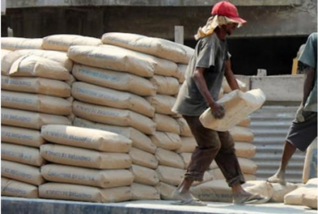 Augmentation illégale du prix du ciment: 723 tonnes saisies à MbourLes services du Commerce de Mbour (ouest) ont procédé à une saisie de 723 tonnes de ciment auprès d’une quarantaine de commerçants qui avaient opéré une hausse unilatérale sur le prix