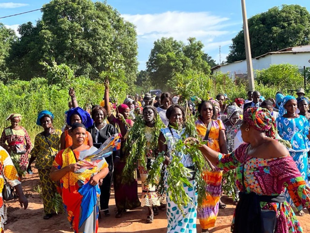 Niaguis déroule le tapis rouge pour son maire Victorine Anquediche NDEYE Niaguis déroule le tapis rouge pour son maire Victorine Anquediche NDEYE