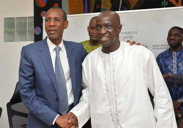 Passation – Abdoulaye Daouda Diallo sur son successeur au Mfb : «Amadou Moustapha Bâ a été presque mon doublon» Passation – Abdoulaye Daouda Diallo sur son successeur au Mfb : «Amadou Moustapha Bâ a été presque mon doublon»