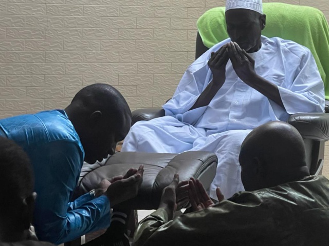 Le ministre de l’Agriculture, du développement rural et de la sécurité alimentaire, Aly Ngouille, reçu par Serigne Cheikh Saliou Mbacké