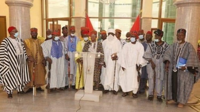 Sortie de crise au Burkina : Les 7 conditions de Damiba acceptées par le capitaine Ibrahim Traoré. Sortie de crise au Burkina : Les 7 conditions de Damiba acceptées par le capitaine Ibrahim Traoré.