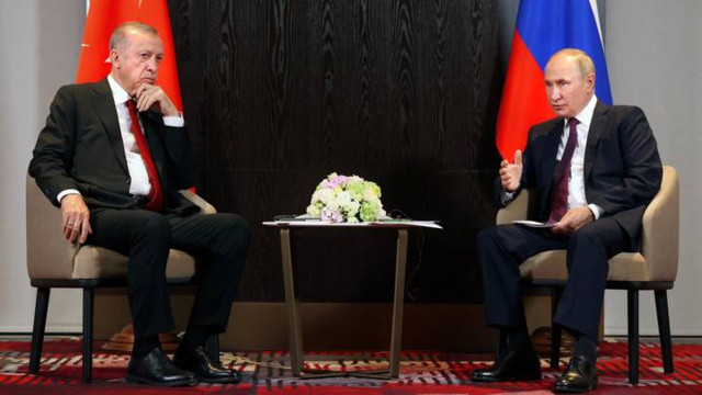 Erdogan propose ses bons offices à Poutine pour une solution pacifique en Ukraine
