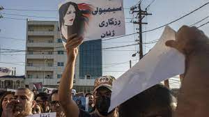 Iran : quatrième semaine de manifestations, la télévision d'Etat piratée