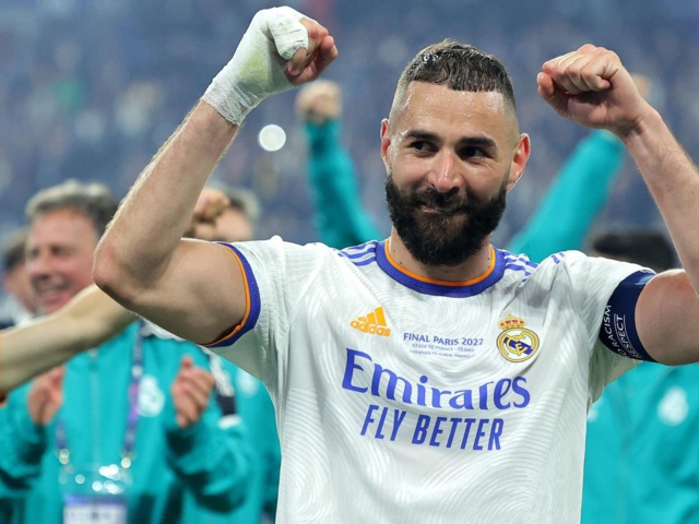 CLASICO REAL MADRID - FC BARCELONE : BENZEMA, ZIDANE, KOPA... POURQUOI LES FRANÇAIS RÉUSSISSENT PLUS AU REAL ?