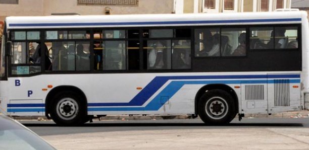 Sous la menace d'un couteau : Un chauffeur de bus tente de violer une ex-receveuse Sous la menace d'un couteau : Un chauffeur de bus tente de violer une ex-receveuse