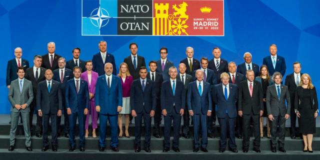 Guerre en Ukraine : l'Otan met en garde Moscou contre le "prétexte" d'une "bombe sale" Guerre en Ukraine : l'Otan met en garde Moscou contre le "prétexte" d'une "bombe sale"
