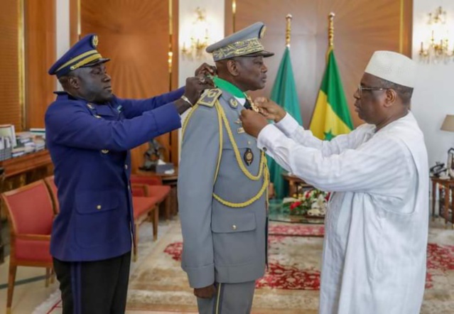 Le Général Meissa Cellé Ndiaye décoré Le Général Meissa Cellé Ndiaye décoré