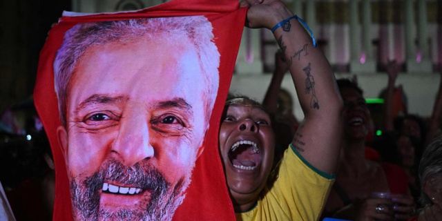 Brésil : victoire d'une courte tête pour Lula face à Bolsonaro