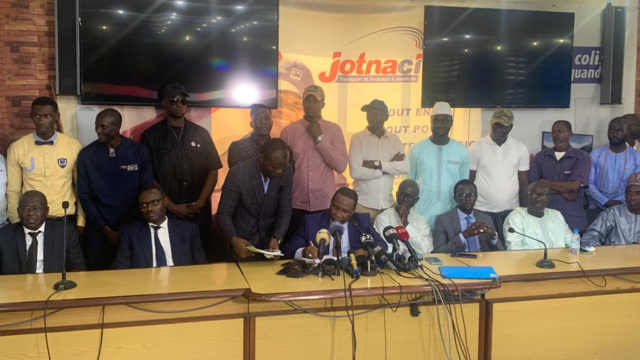 Passation de service à La Poste : Abdoulaye Bibi Baldé zappe la cérémonie Passation de service à La Poste : Abdoulaye Bibi Baldé zappe la cérémonie