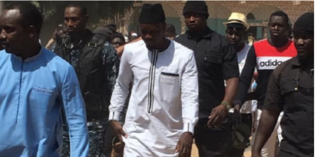 Son convoi attaqué à Tchiky: Ousmane Sonko met en garde les jeunes de l’Apr Son convoi attaqué à Tchiky: Ousmane Sonko met en garde les jeunes de l’Apr