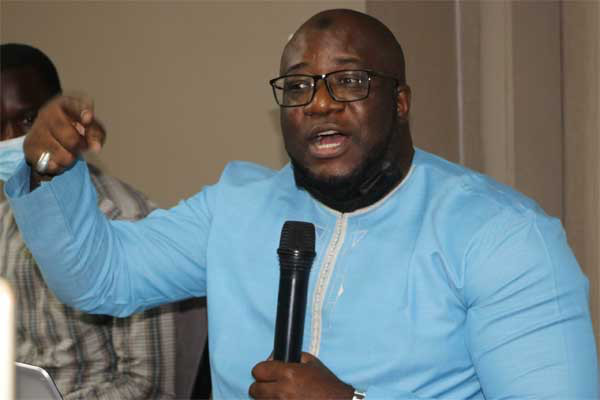 Arrestation de Pape Alé NIANG : Birahim SECK, du forum civil, invite le procureur à se prononcer. Arrestation de Pape Alé NIANG : Birahim SECK, du forum civil, invite le procureur à se prononcer.