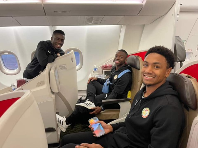 ✈️ Les lions du Sénégal en partance pour Doha à bord d'Air Senegal ✈️ Les lions du Sénégal en partance pour Doha à bord d'Air Senegal