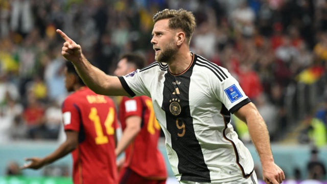 COUPE DU MONDE (GROUPE E) : L'ALLEMAGNE ARRACHE LE NUL DANS LE CHOC FACE À L'ESPAGNE (1-1)