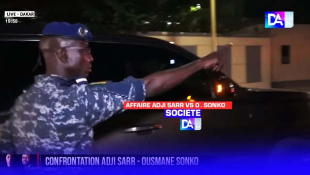 Tribunal de Dakar / Fin de la confrontation avec Adji Sarr : Ousmane Sonko rentre chez lui tranquillement... Tribunal de Dakar / Fin de la confrontation avec Adji Sarr : Ousmane Sonko rentre chez lui tranquillement...