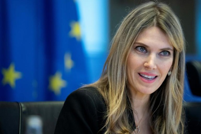 Corruption présumée au Parlement européen : quatre personnes écrouées dont la vice-présidente