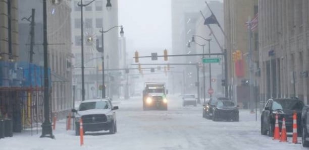 Le réveillon de Noël bouleversé par une tempête hivernale pour des millions d'Américains