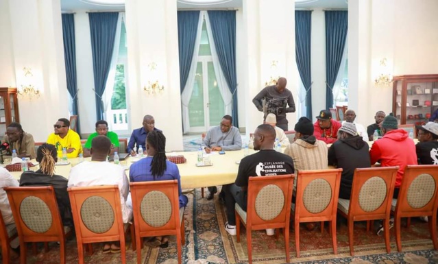 Les rappeurs reçus par le Président Macky Sall- Les dessous d'une audience Les rappeurs reçus par le Président Macky Sall- Les dessous d'une audience
