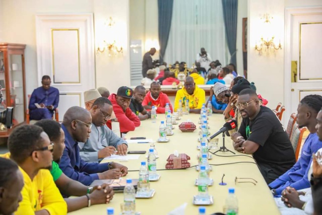 Les rappeurs reçus par le Président Macky Sall- Les dessous d'une audience Les rappeurs reçus par le Président Macky Sall- Les dessous d'une audience